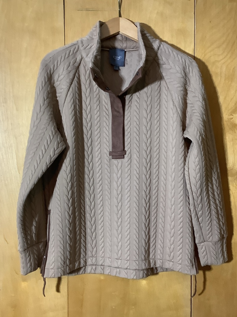 Lysse tan braided half snap top, size small